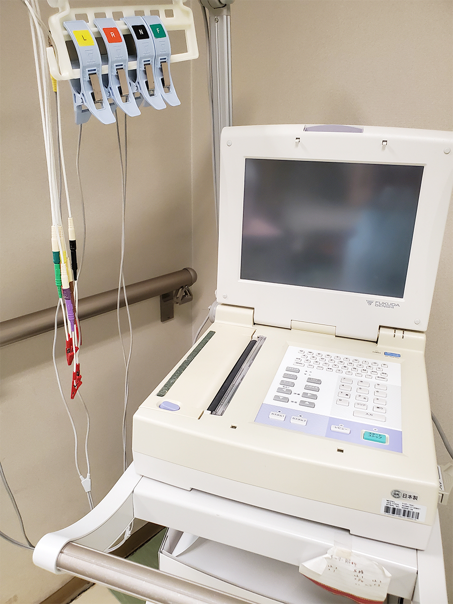 設備、心電図検査の写真